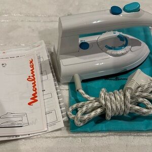 Moulinex Travel Jet iron 220v - great for trips to Europe and Asia!